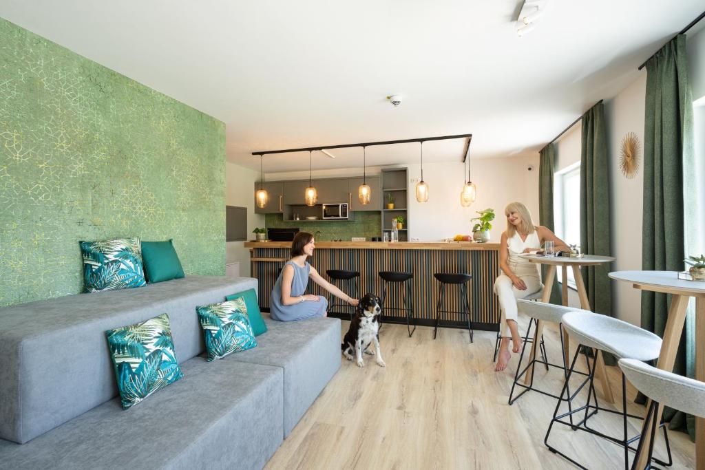 Posezení v ubytování Snooze Apartments Alling