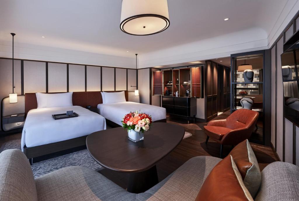 Fairmont Singapore - 豪华双人间，带有两张双人床和阳台