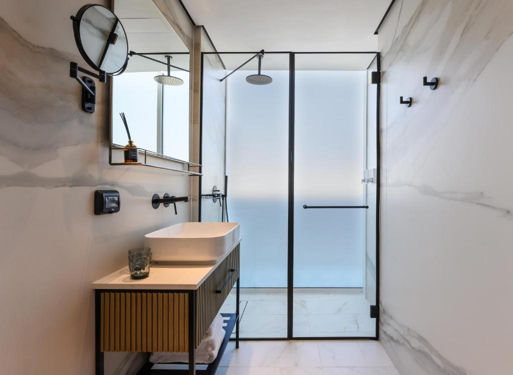 Bagno di Alberto by Isrotel Design