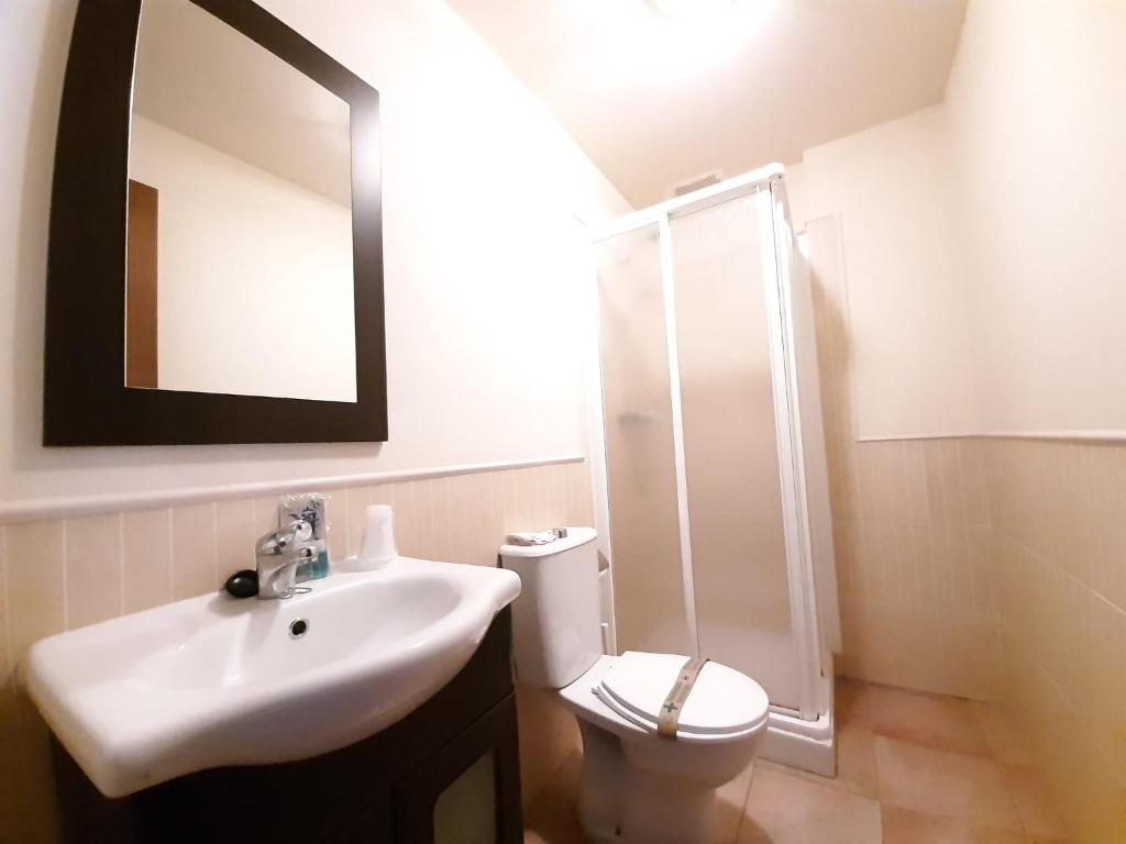 Kúpeľňa v ubytovaní APARTAMENTO 2 DORMITORIOS.URB PLAYA VERDE