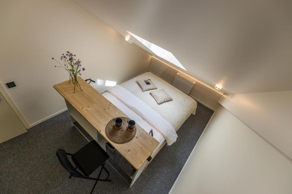 B2 Apartments - One-Bedroom Apartment