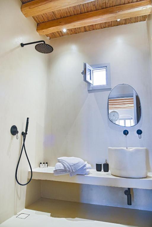 Ванная комната в Mystic Villas Koufonisi