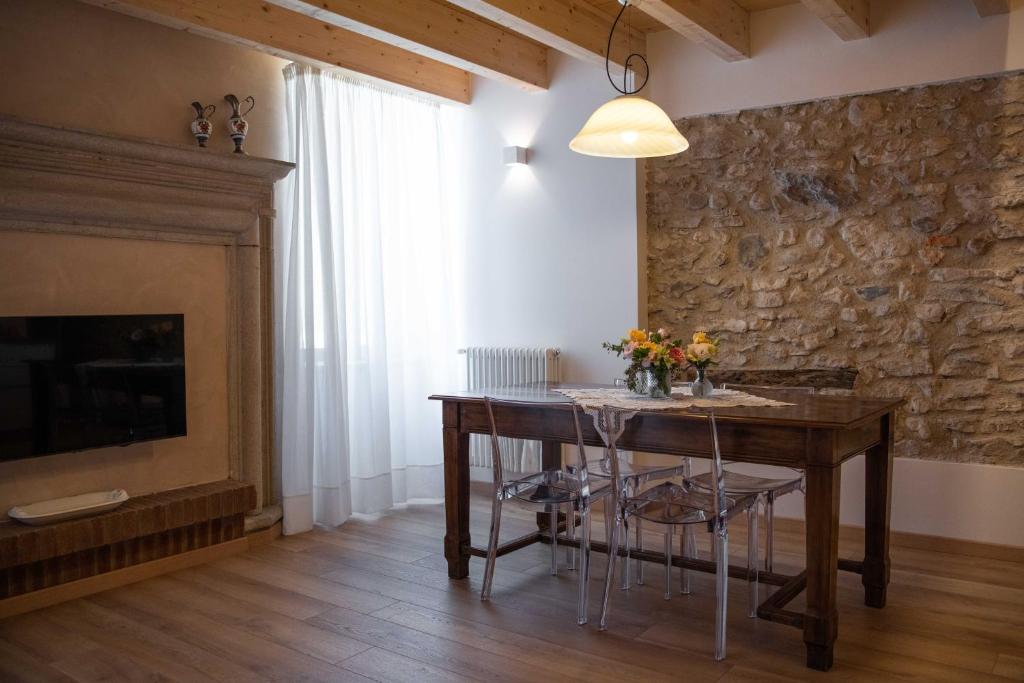 TV a/nebo společenská místnost v ubytování Corte Torchio B&B