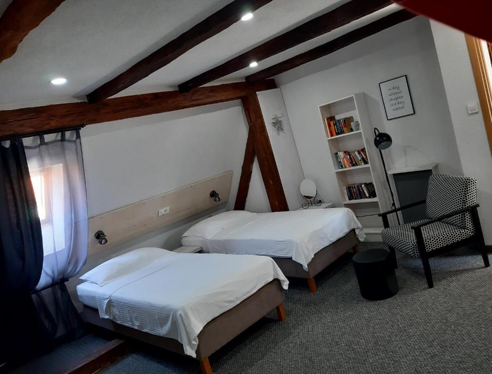 Maksimilian Osijek - 15