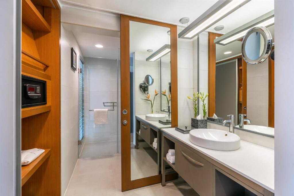 Koupelna v ubytování Vivanta Ahmedabad SG Highway