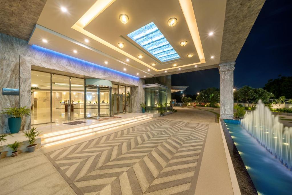 Bazén v ubytování Vivanta Ahmedabad SG Highway nebo v jeho okolí