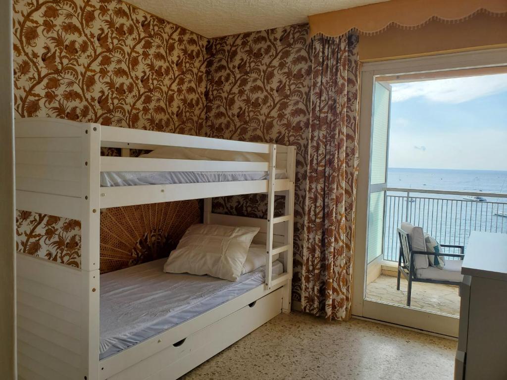Posteľ alebo postele v izbe v ubytovaní FREJUS PLAGE Tour Mediterranee 10e Etage T2 38m2