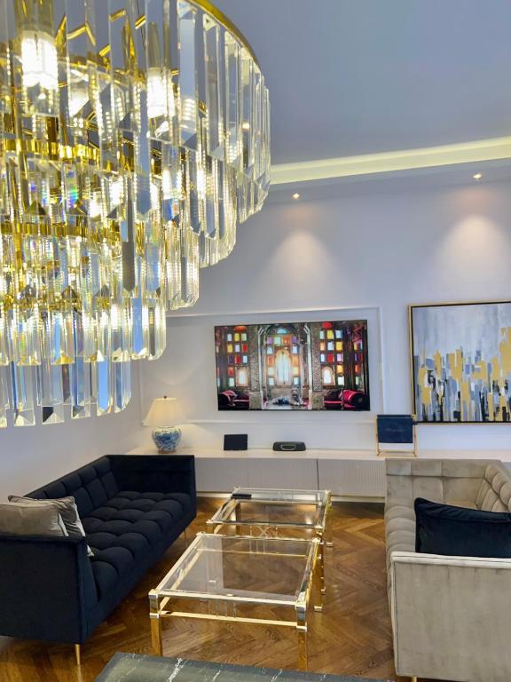 Posezení v ubytování MONDRIAN Luxury Suites UNESCO Old Town