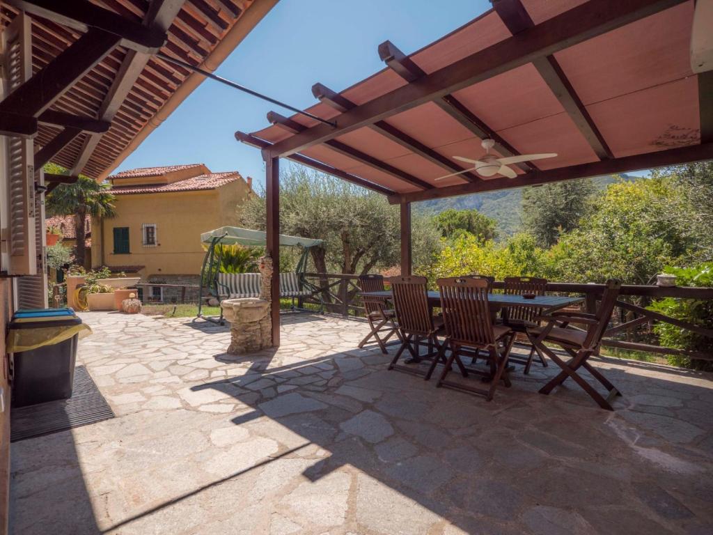 A patio or other outdoor area at Villa Lisa casa vacanze