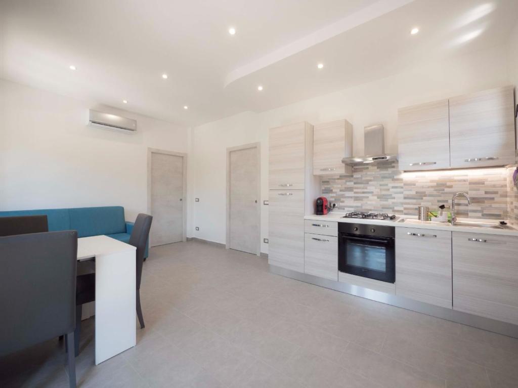 A kitchen or kitchenette at Villa Lisa casa vacanze
