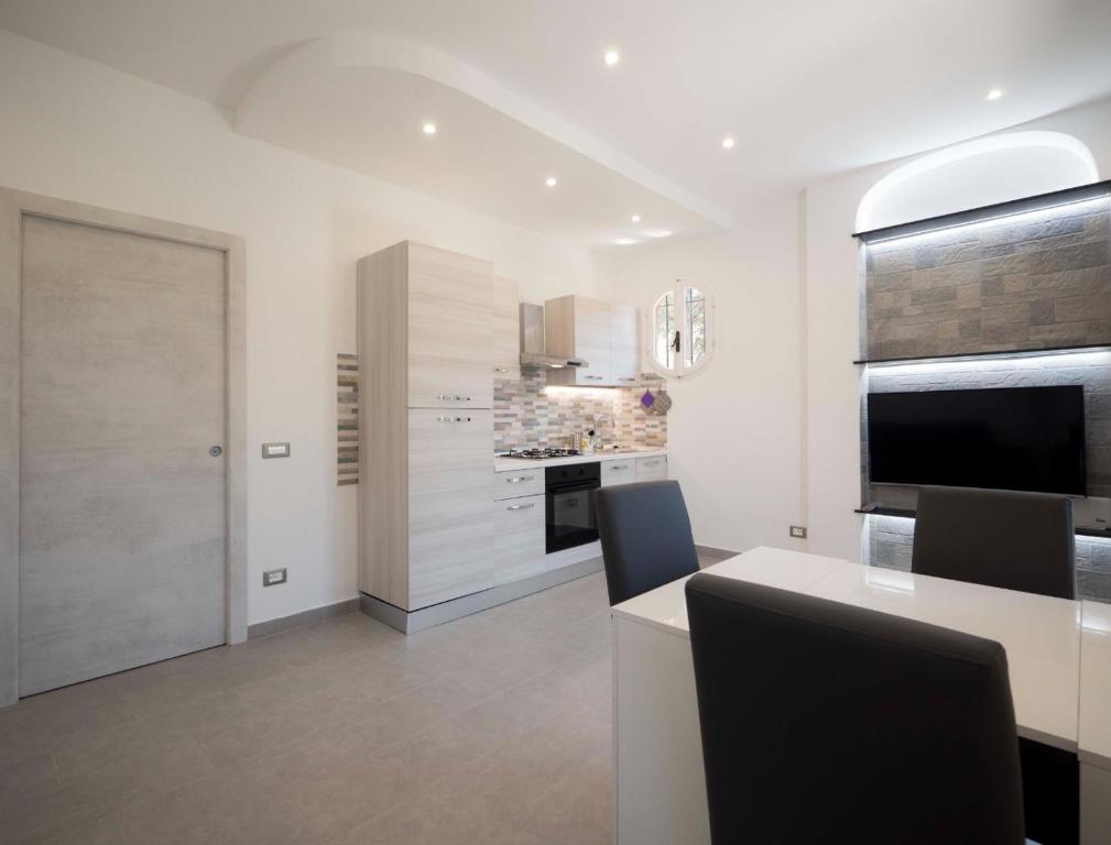 A kitchen or kitchenette at Villa Lisa casa vacanze