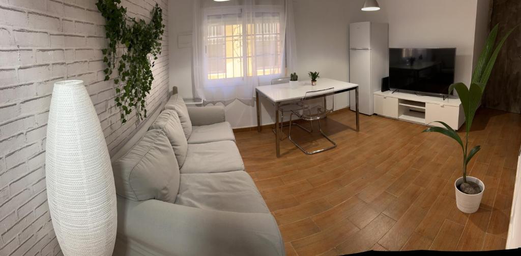 Televízia a/alebo spoločenská miestnosť v ubytovaní SOLIS MARE APARTMENTS - Palo Beach