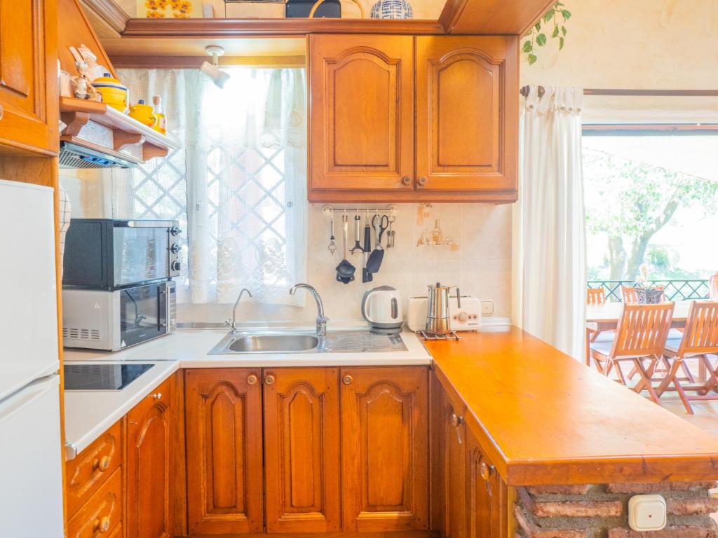 Kuchyň nebo kuchyňský kout v ubytování Cubo's Finca La Fuente del Pedregal Casa 3