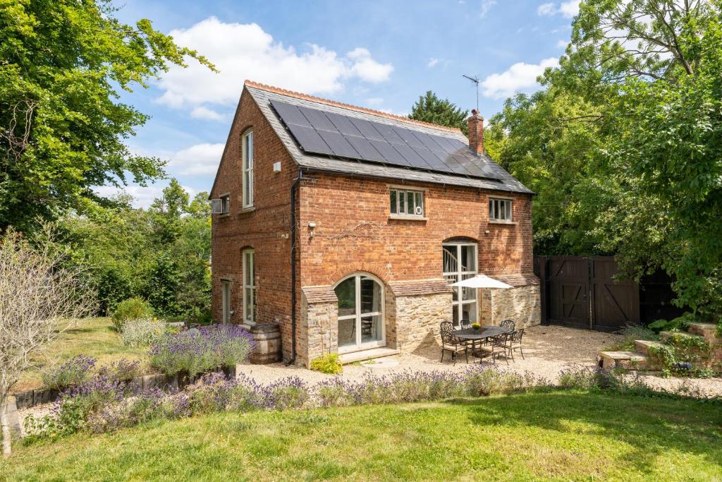 Boddington Mill, Enchanting 3 Bdr Retreat by Oriri, Cheltenham (updated