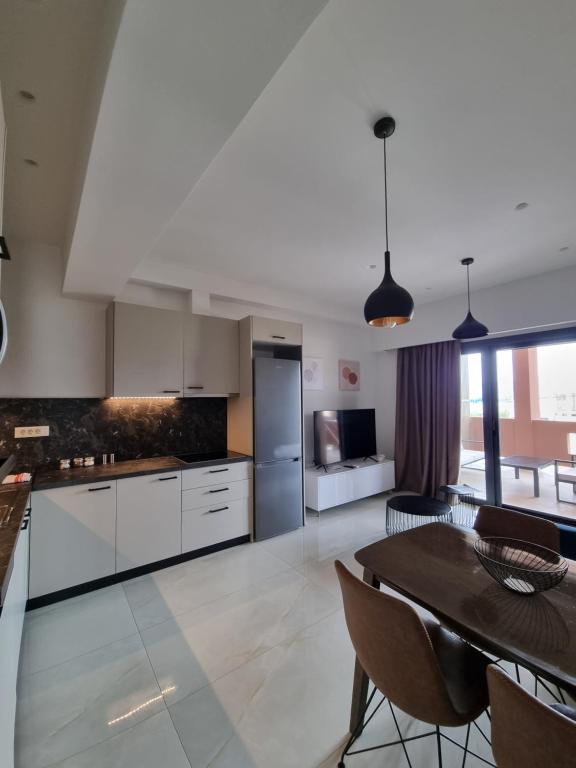 Kuchyňa alebo kuchynka v ubytovaní Fiorzakynthos City Apartments