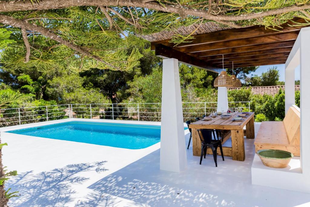 The swimming pool at or close to Villa Mediterraneo Cabo La Nao by Rock Rentals