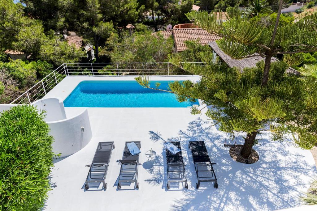 The swimming pool at or close to Villa Mediterraneo Cabo La Nao by Rock Rentals