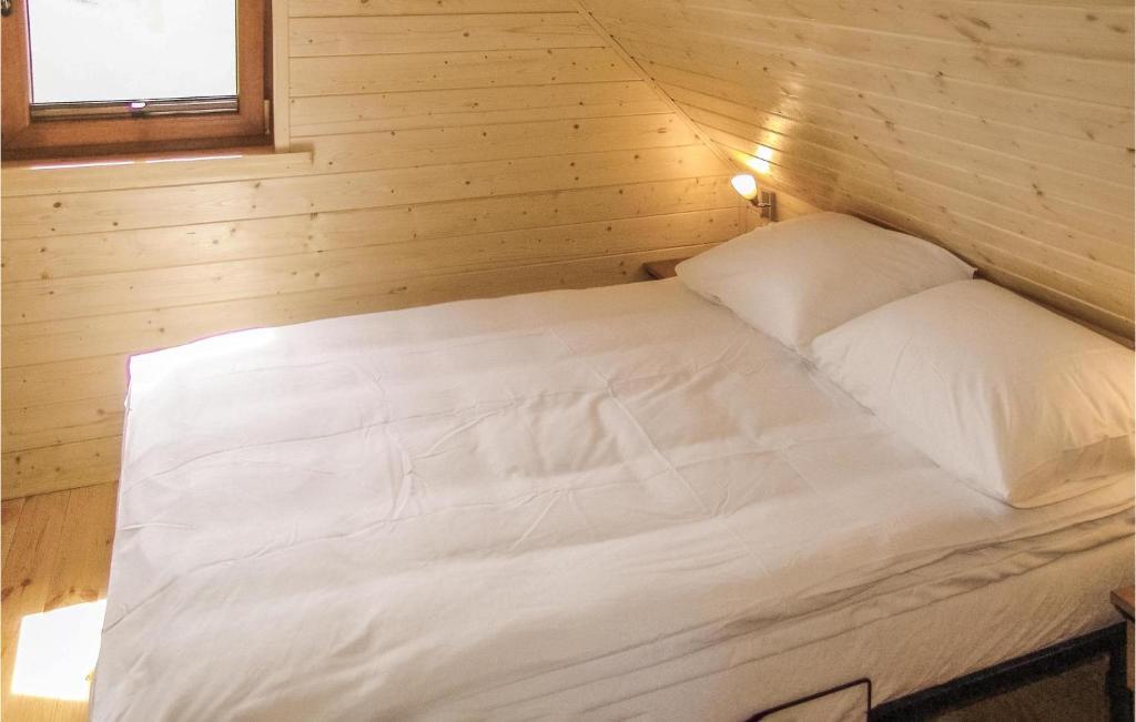 Posteľ alebo postele v izbe v ubytovaní 2 Bedroom Nice Home In Gaski