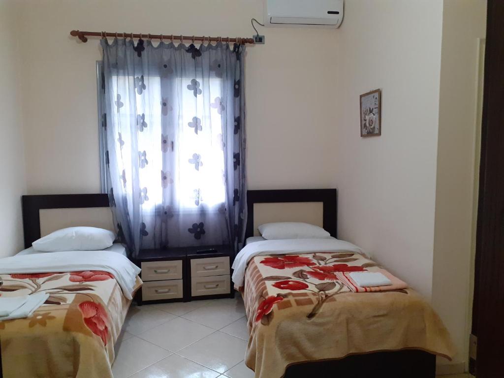 Hotel Shpetimi - Standard Twin Room With Mountain View