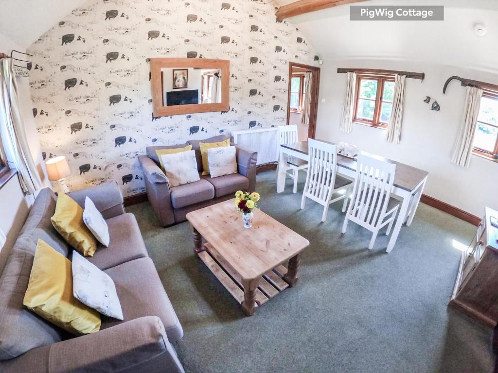 Beeches Farmhouse Country Cottages & Rooms - Cottage With Garden View