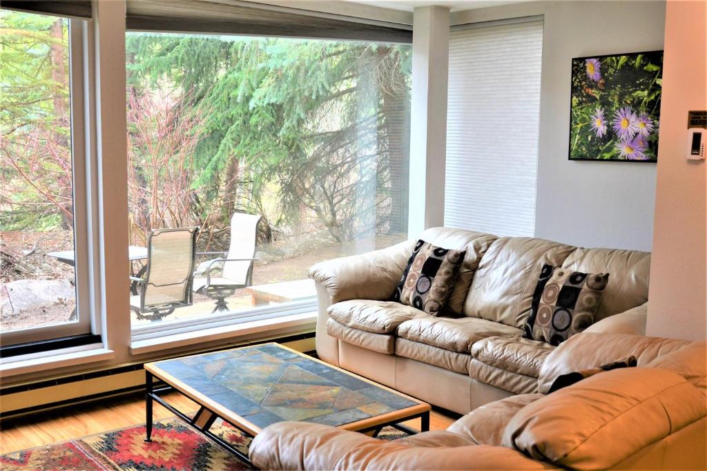 Posezení v ubytování Simba Run Vail Condominiums