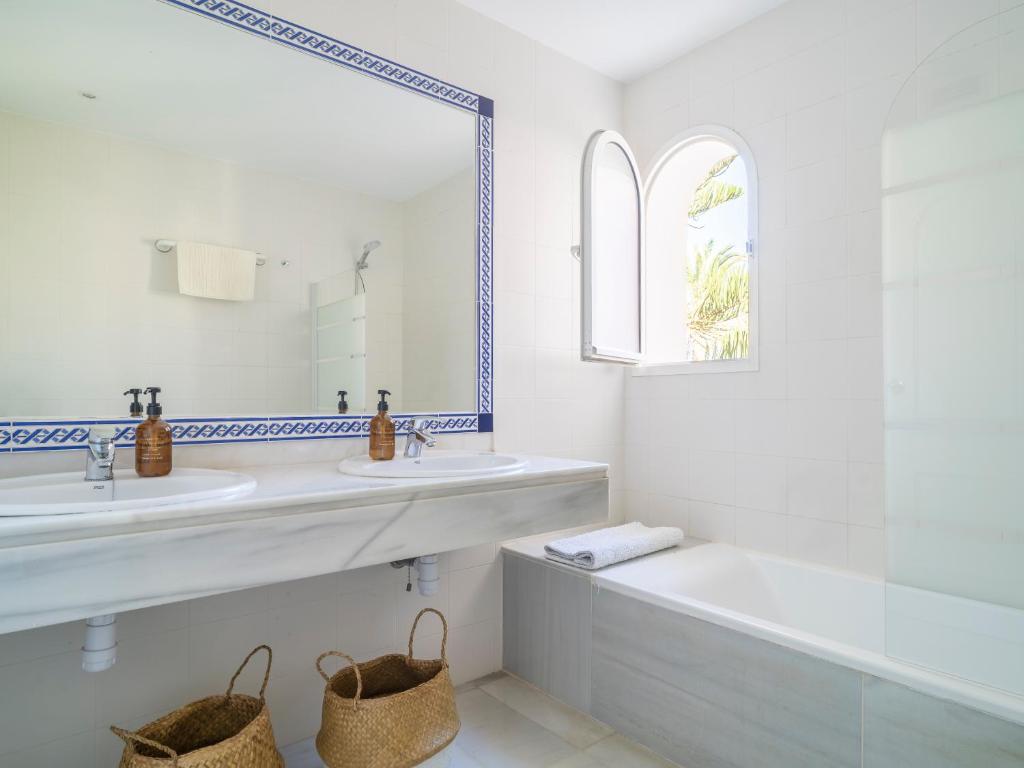 Fotografia z galérie ubytovania Sanders Beach - Stunning Villa Near Puerto Banús v Marbelli