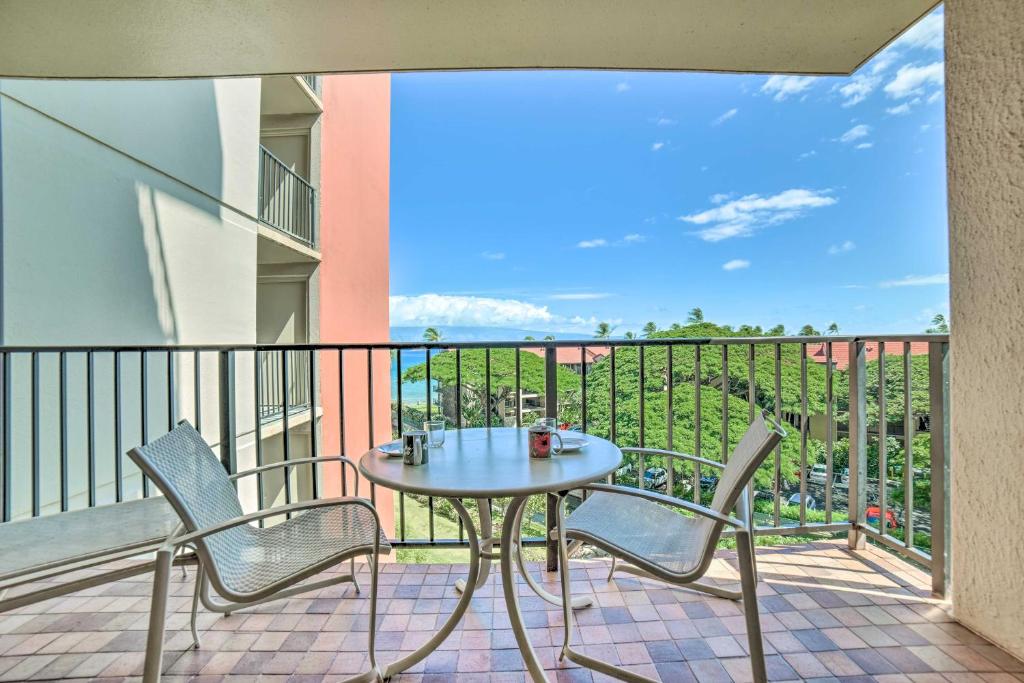 Balkón nebo terasa v ubytování Cute Beachfront Condo with Lanai and Resort Pools