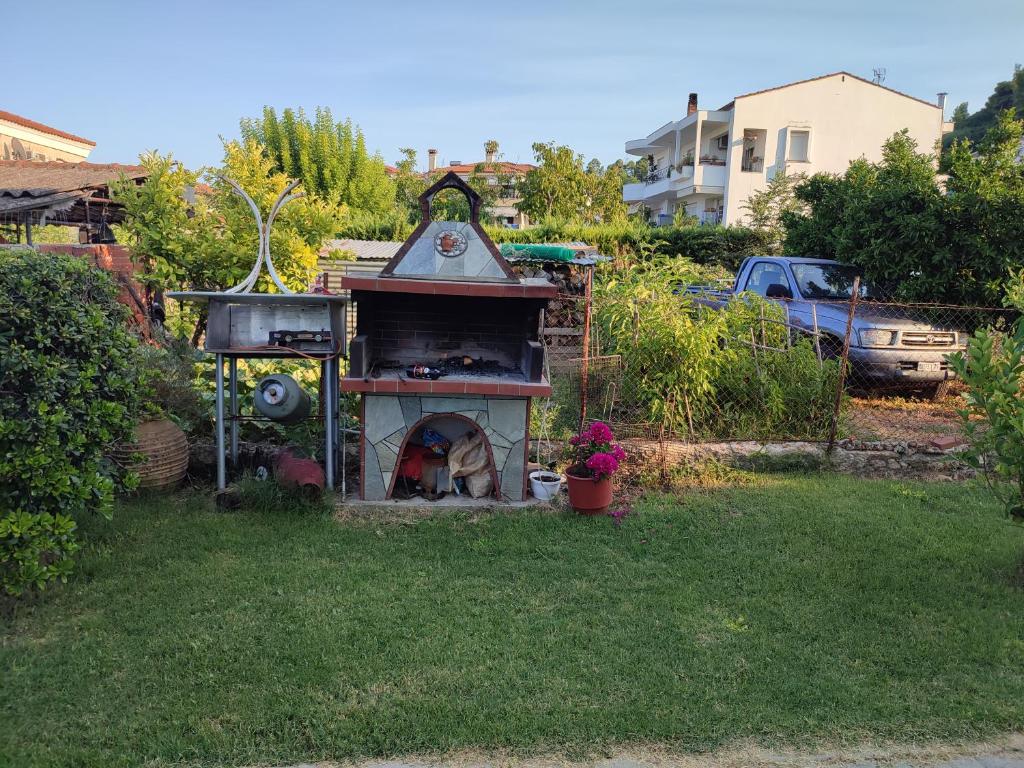 Vonkajšia záhrada v ubytovaní Asterios House