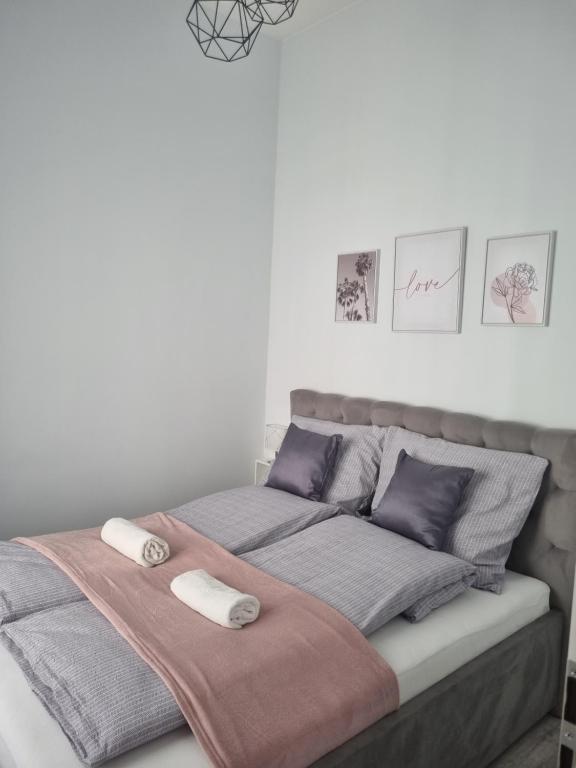 Postel nebo postele na pokoji v ubytování Eden City Home