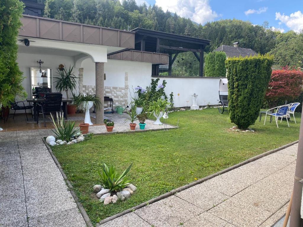 A garden outside Apartment 9181 Feistritz in Rosental ,Klagenfurt