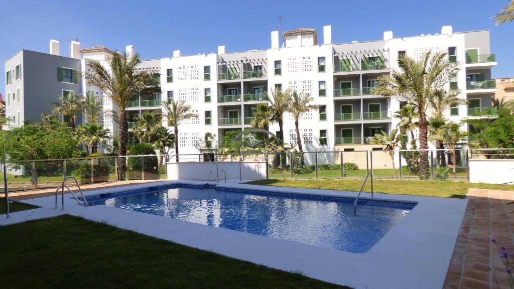 The swimming pool at or close to AIRE DE SOTOGRANDE