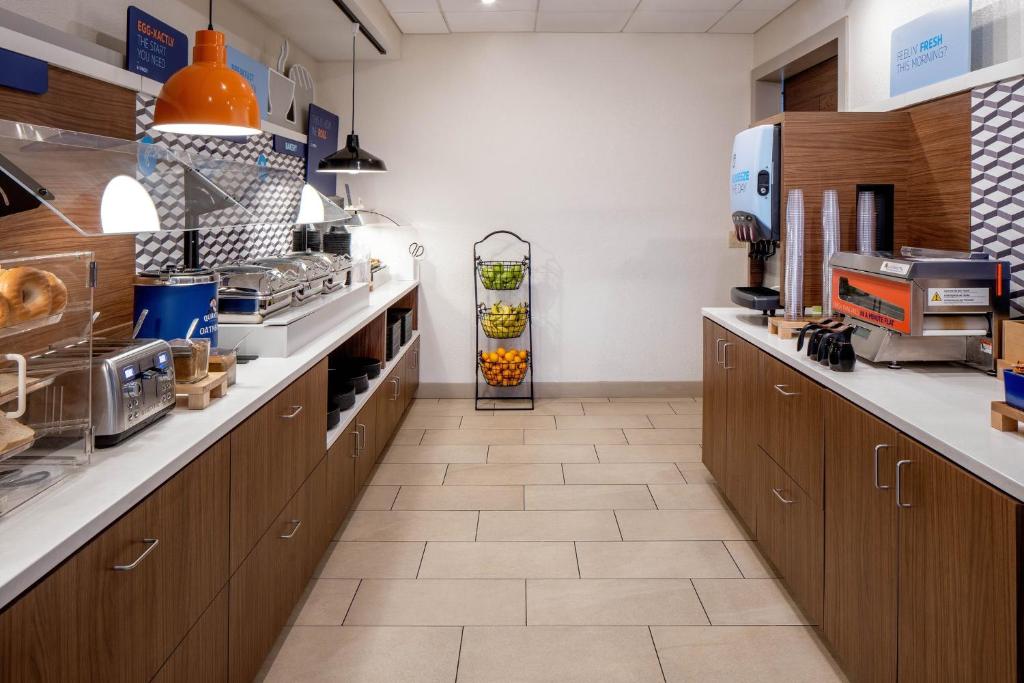 Holiday Inn Express New Orleans Downtown by IHG photo