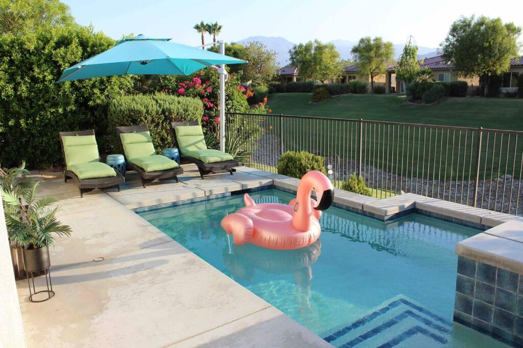 Sundlaugin á Entire Bungalow w/ Private Pool Near Palm Springs! eða í nágrenninu