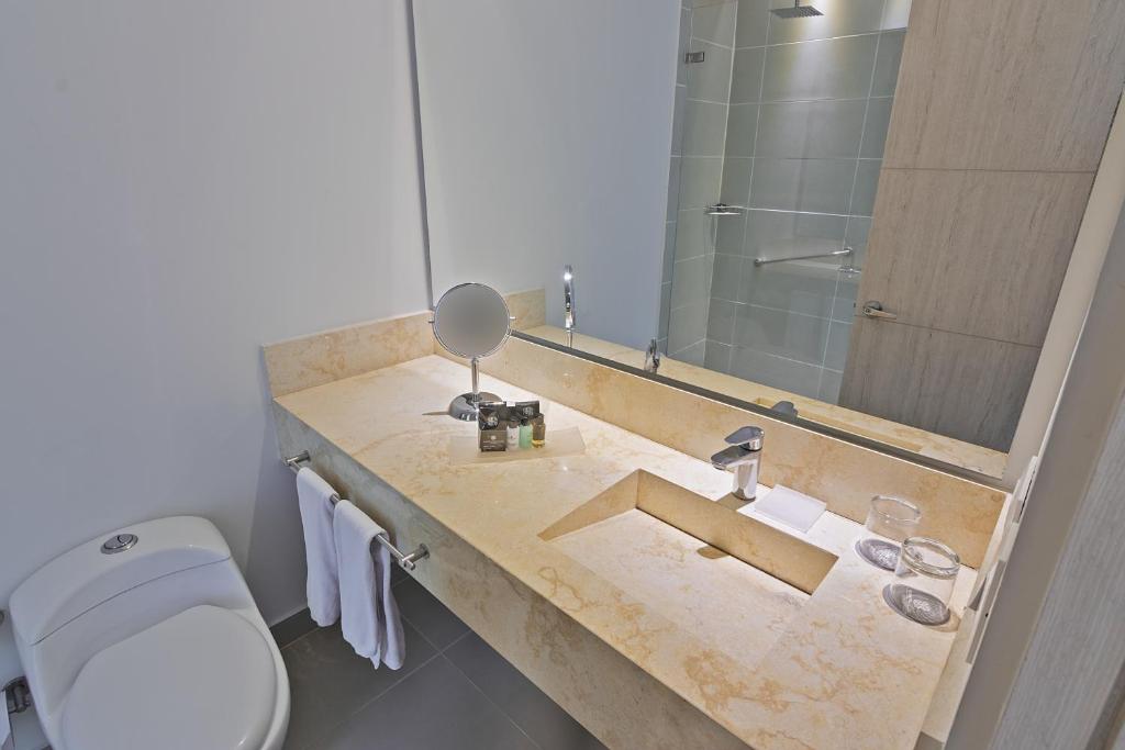 Koupelna v ubytování Sonesta Hotel Ibagué