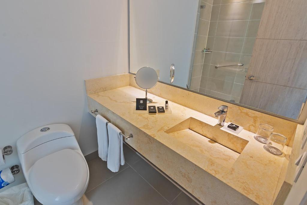 Koupelna v ubytování Sonesta Hotel Ibagué