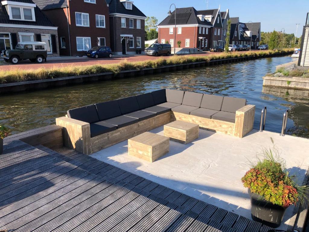New high end waterfront family villa - 别墅