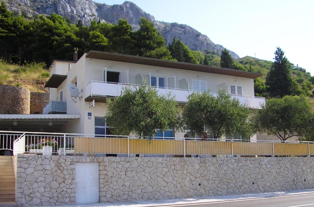 Fotografia z galérie ubytovania Apartments with a parking space Mimice, Omis - 5958 v Mimiciach