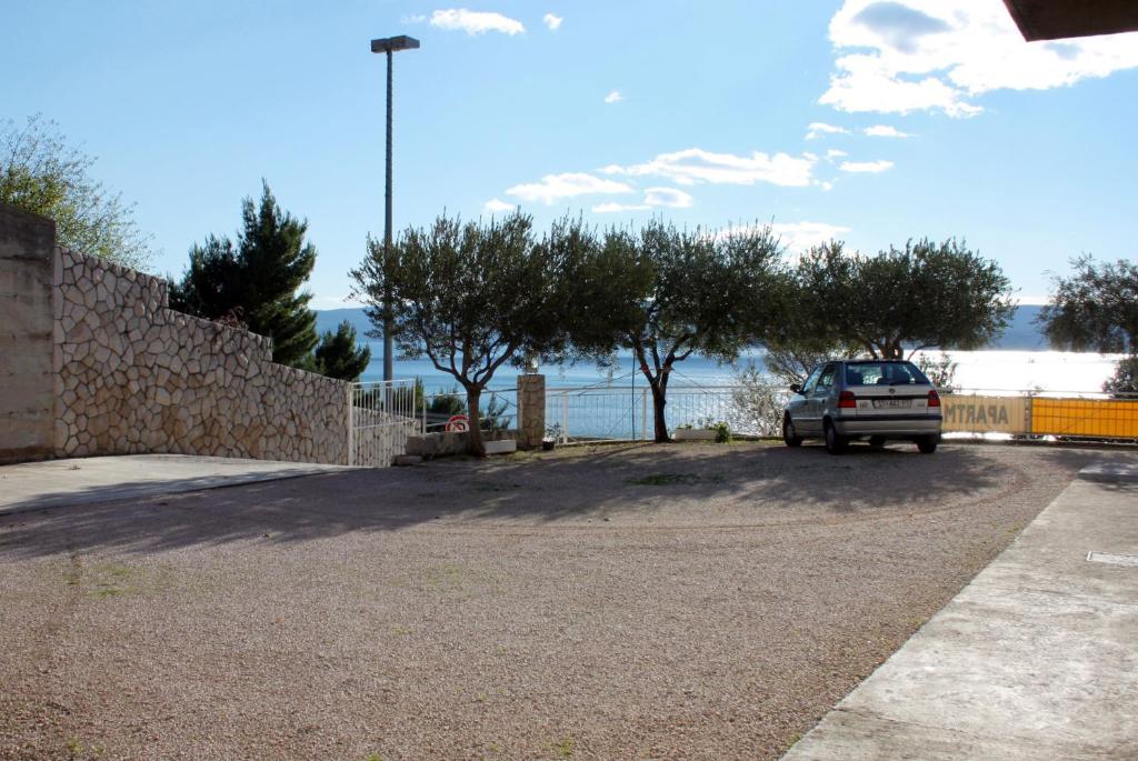 Fotografia z galérie ubytovania Apartments with a parking space Mimice, Omis - 5958 v Mimiciach
