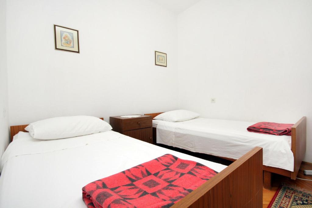 Fotografia z galérie ubytovania Apartments with a parking space Mimice, Omis - 5958 v Mimiciach