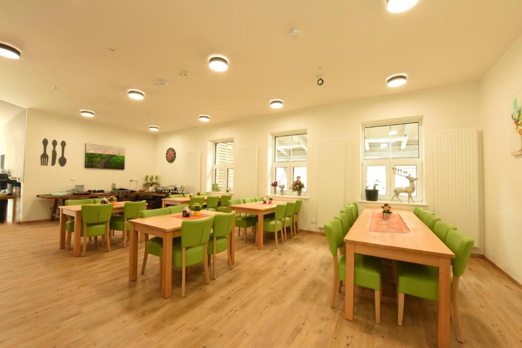 Restaurace v ubytování Hotel Am Gleis 1