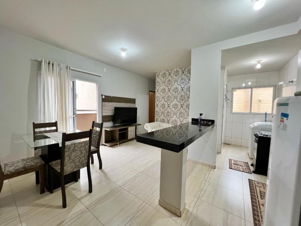 Apto Ótima Localização (Bloco 03 térreo) - Housity