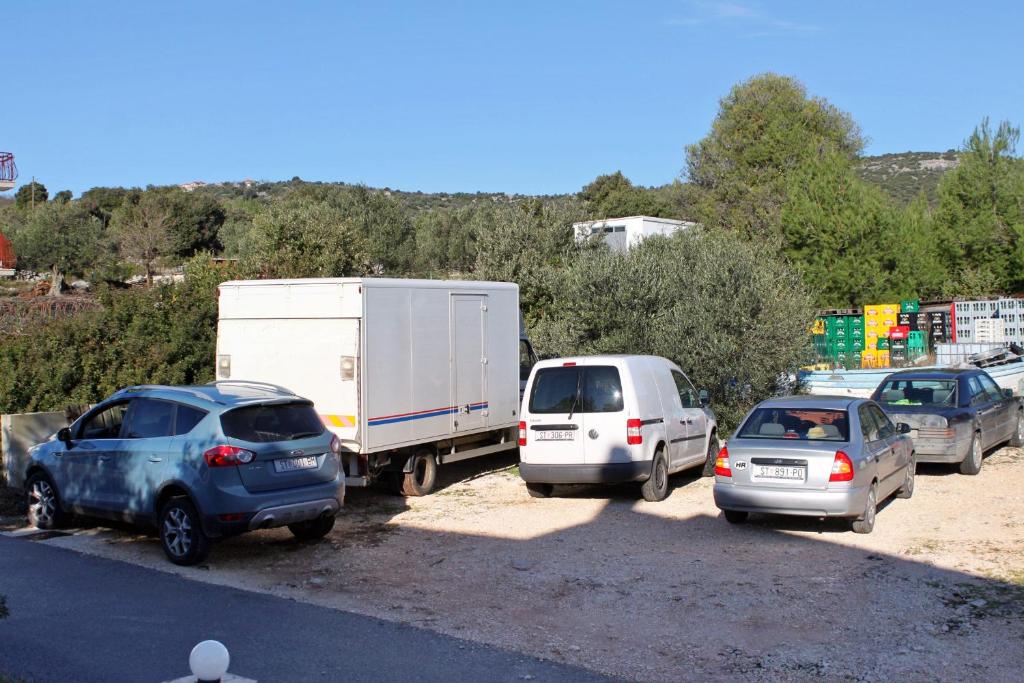 Fotografia z galérie ubytovania Apartments with a parking space Vinisce, Trogir - 5978 v destinácii Vinišće