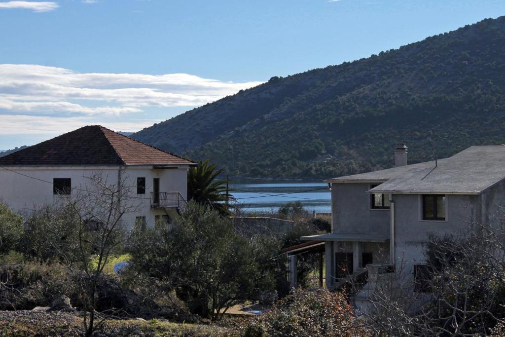 Fotografia z galérie ubytovania Apartments with a parking space Vinisce, Trogir - 5978 v destinácii Vinišće