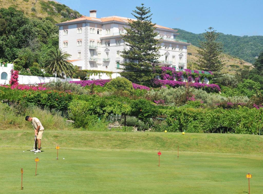 Golf v hotelu nebo okolí