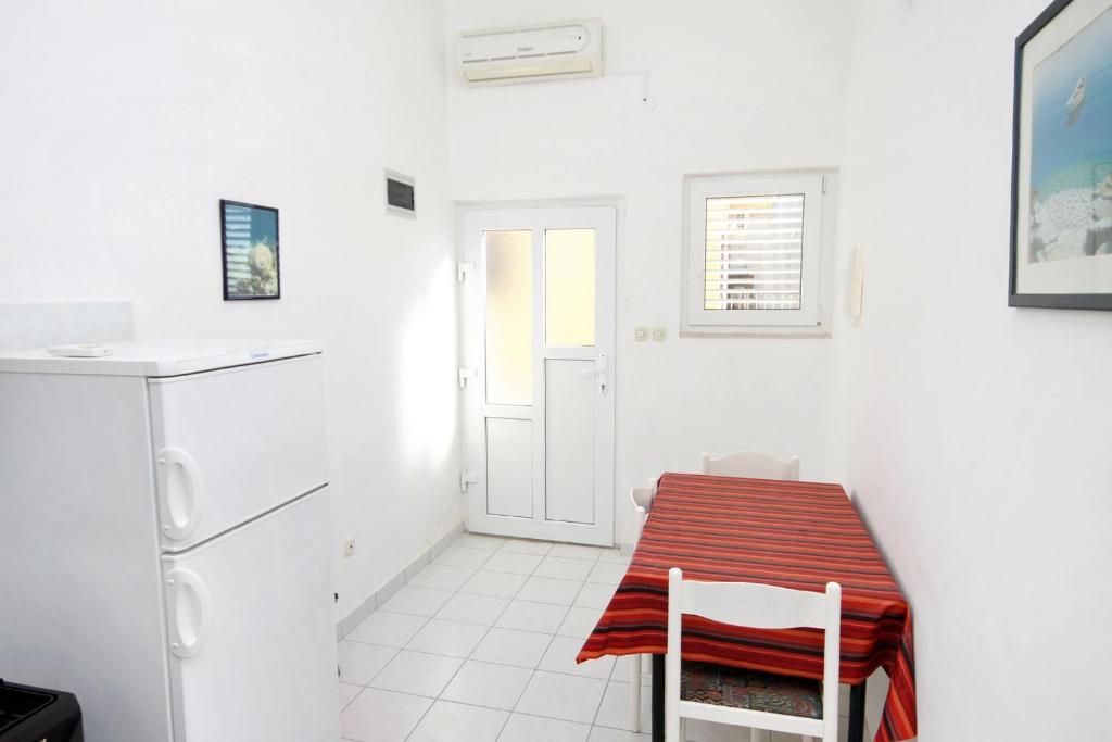 Fotografia z galérie ubytovania Apartment Baska Voda 6057b v destinácii Baška Voda