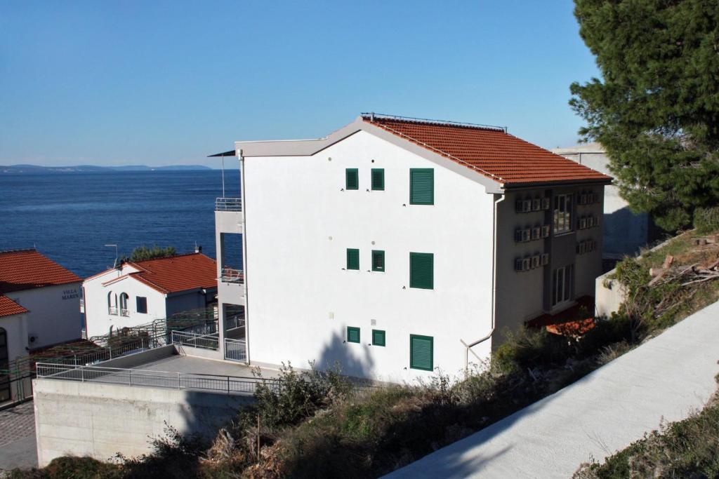 Fotografia z galérie ubytovania Apartments by the sea Balica Rat, Omis - 5957 v destinácii Celina