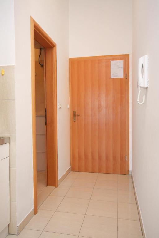 Fotografia z galérie ubytovania Apartments by the sea Balica Rat, Omis - 5957 v destinácii Celina