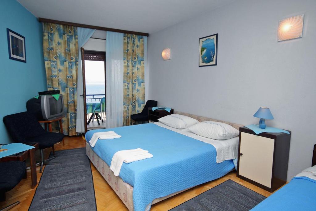 Fotografie z fotogalerie ubytování Apartments by the sea Lokva Rogoznica, Omis - 6004 v destinaci Lokva Rogoznica