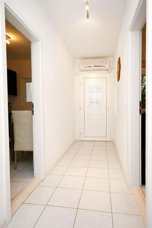 Fotografie z fotogalerie ubytování Apartments by the sea Drasnice, Makarska - 6051 v destinaci Drasnice