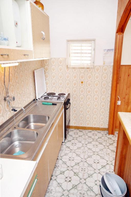 Fotografie z fotogalerie ubytování Apartments by the sea Arbanija, Ciovo - 6062 v Trogiru
